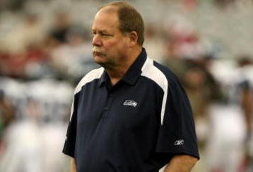 GLENDALE, AZ - DECEMBER 28:  Head coach Mike Holmgren of the Seattle Seahawks watches warmups before the game with the Arizona Cardinals on December 28, 2008 at University of Phoenix Stadium in Glendale, Arizona.  (Photo by Stephen Dunn/Getty Images)