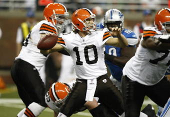 DETROIT, MI - NOVEMBER 22: Brady Quinn #10 of the Cleveland Browns looks to pass the football against the Detroit Lions at Ford Field on November 22, 2009 in Detroit, Michigan. The Lions came from behind to defeat the Browns 38-37. (Photo by Joe Robbins/Getty Images)