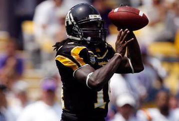 BATON ROUGE, LA - AUGUST 30:  Quarterback Armanti Edwards #14 of the Appalachian State Mountaineers looks to throw a pass against the Louisiana State University Tigers on August 30, 2008 at Tiger Stadium in Baton Rouge, Louisiana.  (Photo by Chris Graythen/Getty Images)