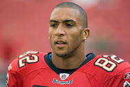 TAMPA, FL - SEPTEMBER 04:  Tight end Kellen Winslow #82 of the Tampa Bay Buccaneers warms up against the Houston Texans just prior to the start of the preseason game at Raymond James Stadium on September 4, 2009 in Tampa, Florida.  (Photo by J. Meric/Getty Images)