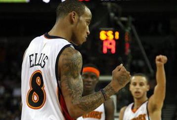 OAKLAND, CA - NOVEMBER 20:  Monta Ellis #8 of the Golden State Warriors celebrates after hitting a shot against the Portland Trail Blazers during an NBA game at Oracle Arena on November 20, 2009 in Oakland, California.  (Photo by Jed Jacobsohn/Getty Images)