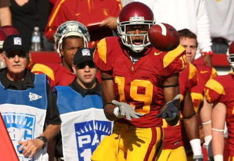 LOS ANGELES - NOVEMBER 14:  Wide receiver Brice Butler #19 of the USC Trojans makes a catch against the Stanford Cardinal on November 14, 2009 at the Los Angeles Coliseum in Los Angeles, California.  Stanford won 55-21.   (Photo by Stephen Dunn/Getty Images)