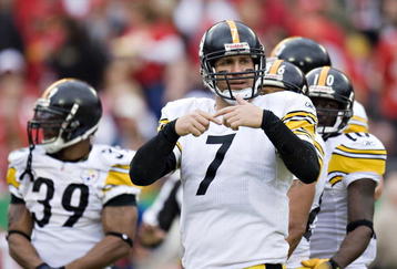 KANSAS CITY, MO - NOVEMBER 22:  Quarterback Ben Roethlisberger #7 of the Pittsburgh Steelers signals to the sidelines during NFL action against the Kansas City Chiefs at Arrowhead Stadium on November 22, 2009 in Kansas City, Missouri.  The Chiefs defeated the Steelers 27-24.  (Photo by Wesley Hitt/Getty Images)