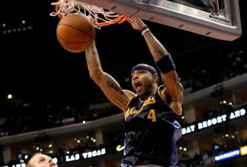 LOS ANGELES - NOVEMBER 20:  Kenyon Martin #4 of the Denver Nuggets dunks over Chris Kaman #35 of the Los Angeles Clippers on November 20, 2009 at Staples Center in Los Angeles, California.     NOTE TO USER: User expressly acknowledges and agrees that, by downloading and/or using this Photograph, user is consenting to the terms and conditions of the Getty Images License Agreement. (Photo by Stephen Dunn/Getty Images)
