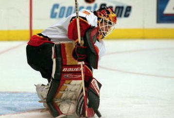 6 Jan 2001:  Goalie Mike Vernon #29 of the Calgary Flames is ready on the ice during the game against the Los Angeles Kings at the STAPLES Center in Los Angeles, California. The Kings defeated the Flames 5-0.Mandatory Credit: Kellie Landis  /Allsport