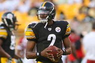 PITTSBURGH - AUGUST 13: Dennis Dixon #2 of the Pittsburgh Steelers warms up prior to a preseason NFL game against  the Arizona Cardinals  on August 13, 2009 at Heinz Field in Pittsburgh, Pennsylvania.  (Photo by Rick Stewart/Getty Images)