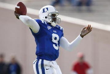DURHAM, NC - NOVEMBER 14:  Thaddeus Lewis #9 of the Duke Blue Devils passes the football against the Georgia Tech Yellow Jackets at Wallace Wade Stadium on November 14, 2009 in Durham, North Carolina. (Photo by Joe Robbins/Getty Images)