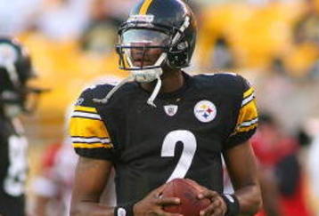 PITTSBURGH - AUGUST 13: Dennis Dixon #2 of the Pittsburgh Steelers warms up prior to a preseason NFL game against  the Arizona Cardinals  on August 13, 2009 at Heinz Field in Pittsburgh, Pennsylvania.  (Photo by Rick Stewart/Getty Images)