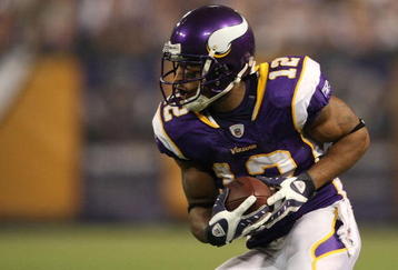 MINNEAPOLIS - NOVEMBER 22:  Percy Harvin #12 of the Minnesota Vikings runs the ball against the Seattle Seahawks at Hubert H. Humphrey Metrodome on November 22, 2009 in Minneapolis, Minnesota.  (Photo by Nick Laham/Getty Images)