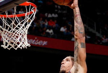 ATLANTA - NOVEMBER 18:  Michael Beasley #30 of the Miami Heat against the Atlanta Hawks at Philips Arena on November 18, 2009 in Atlanta, Georgia.  (Photo by Kevin C. Cox/Getty Images)