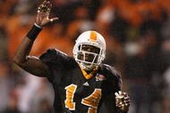 KNOXVILLE, TN - OCTOBER 31:  Eric Berry #14 of the Tennessee Volunteers signals to the sidelines against the South Carolina Gamecocks at Neyland Stadium on October 31, 2009 in Knoxville, Tennessee.  (Photo by Streeter Lecka/Getty Images)