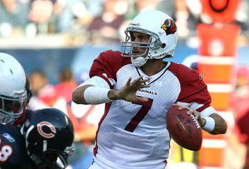CHICAGO - NOVEMBER 08: Matt Leinart #7 of the Arizona Cardinals throws a pass against the Chicago Bears at Soldier Field on November 8, 2009 in Chicago, Illinois. The Cardinals defeated the Bears 41-21. (Photo by Jonathan Daniel/Getty Images)