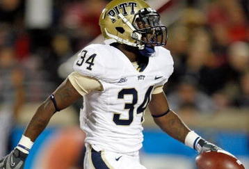 LOUISVILLE, KY - OCTOBER 02:  Ray Graham #34 of the Pittsburgh Panthers runs for a touchdown during the Big East Conference game against the Louisville Cardinals  at Papa John's Cardinal Stadium on October 2, 2009 in Louisville, Kentucky.  Pittsburgh won 35-10.  (Photo by Andy Lyons/Getty Images)