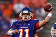 BOISE , ID - SEPTEMBER 13:  Kellen Moore #11 of the Boise State Broncos thorws the ball against the Bowling Green Falcons at Bronco Stadium on September 13, 2008 in Boise, Idaho.  (Photo by Jonathan Ferrey/Getty Images)