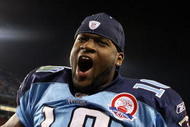 NASHVILLE, TN - NOVEMBER 29:  Vince Young #10 of the Tennessee Titans celebrates after a 20-17 victory over the Arizona Cardinals at LP Field on November 29, 2009 in Nashville, Tennessee.  (Photo by Streeter Lecka/Getty Images)
