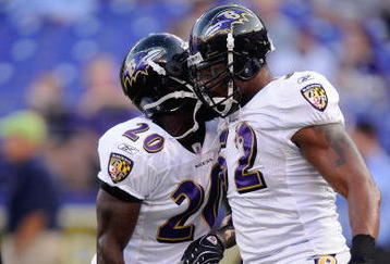 BALTIMORE, MD - AUGUST 13:  Ed Reed #20 and Ray Lewis #53 of the Baltimore Ravens during warm ups of a NFL preseason football game against the Washington Redskins on August 13, 2009 at M & T Bank Stadium in Baltimore, Maryland.   (Photo by Mitchell Layton/Getty Images)