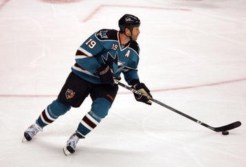 SAN JOSE, CA - OCTOBER 10:  Joe Thornton #19 of the San Jose Sharks in action during their game against the Minnesota Wild at HP Pavilion on October 10, 2009 in San Jose, California.  (Photo by Ezra Shaw/Getty Images)