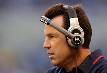 INDIANAPOLIS - NOVEMBER 08:  Gary Kubiak the Head Coach of the Houston Texans is pictured during the NFL game against the Indianapolis Colts at Lucas Oil Stadium on November 8, 2009 in Indianapolis, Indiana.  (Photo by Andy Lyons/Getty Images)