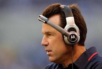 INDIANAPOLIS - NOVEMBER 08:  Gary Kubiak the Head Coach of the Houston Texans is pictured during the NFL game against the Indianapolis Colts at Lucas Oil Stadium on November 8, 2009 in Indianapolis, Indiana.  (Photo by Andy Lyons/Getty Images)