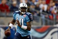 NASHVILLE, TN - NOVEMBER 29:  Vince Young #10 of the Tennessee Titans runs with the ball against the Arizona Cardinals during their game at LP Field on November 29, 2009 in Nashville, Tennessee.  (Photo by Streeter Lecka/Getty Images)