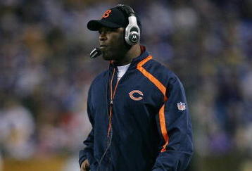 MINNEAPOLIS - NOVEMBER 29: Head coach Lovie Smith of the Chicago Bears directs his players from the sideline in the fourth quarter against the Minnesota Vikings on November 29, 2009 at Hubert H. Humphrey Metrodome in Minneapolis, Minnesota. The Vikings defeated the Bears 36-10.  (Photo by Elsa/Getty Images)