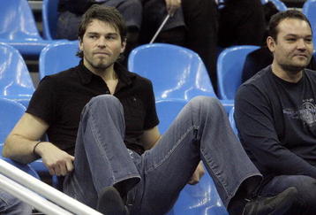 MOSCOW, RUSSIA - OCTOBER 10:  Hockeystar Jaromir Jagr watch the  tennis match between Svetlana Kuznetsova of Russia and Dinara Safina of Russia during day five of the Kremlin Cup at the Olympic Stadium on October 10, 2008 in Moscow, Russia.  (Photo by Dima Korotayev/Epsilon/Getty Images)