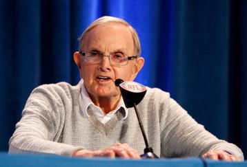 TAMPA, FL - JANUARY 31:  Team owner of the Buffalo Bills Ralph Wilson answers questions from the media during the The Pro Football Hall of Fame Class of 2009 press conference at the Tampa Convention Center on January 31, 2009 in Tampa, Florida.  (Photo by Streeter Lecka/Getty Images)