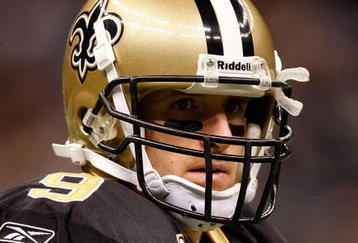 NEW ORLEANS - NOVEMBER 08:  Quarterback Drew Brees #9 of the New Orleans Saints at Louisiana Superdome on November 8, 2009 in New Orleans, Louisiana.  (Photo by Ronald Martinez/Getty Images)