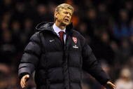 SUNDERLAND, ENGLAND - NOVEMBER 21: Arsene Wenger of Arsenal shows his dissapointment after losing 1-0 during the Barclays Premier League match between Suderland and Arsenal at The Stadium of Light on November 21, 2009 in Sunderland, England. (Photo by Laurence Griffiths/Getty Images)