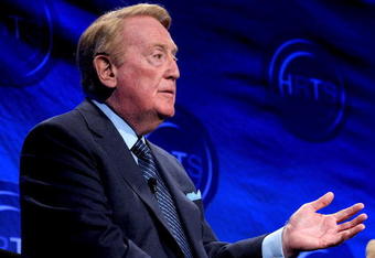 BEVERLY HILLS, CA - NOVEMBER 10:  Voice of the Los Angeles Dodgers Vin Scully speaks at the Hollywood Radio & Television Society Newsmaker Lunheon at the Beverly Wilshire Hotel  on November 10, 2009 in Beverly Hills, California.  (Photo by Michael Buckner/Getty Images)