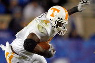 LEXINGTON, KY - NOVEMBER 28: Montario Hardesty #2 of the Tennessee Volunteers runs with the ball during the SEC game against the Kentucky Wildcats at Commonwealth Stadium on November 28, 2009 in Lexington, Kentucky. (Photo by Andy Lyons/Getty Images)