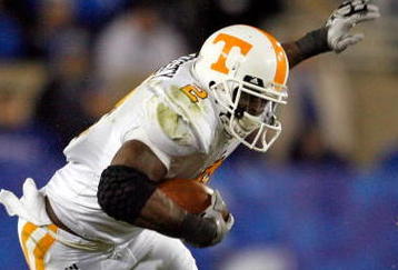 LEXINGTON, KY - NOVEMBER 28: Montario Hardesty #2  of the Tennessee Volunteers runs with the ball during the SEC game against the Kentucky Wildcats at Commonwealth Stadium on November 28, 2009 in Lexington, Kentucky.  (Photo by Andy Lyons/Getty Images)