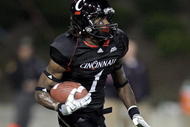 CINCINNATI - NOVEMBER 07:  Mardy Gilyard #1 of the Cincinnati Bearcats runs with the ball against the Connecticut Huskies during the Big East Conference game at Nippert Stadium on November 7, 2009 in Cincinnati, Ohio.  (Photo by Andy Lyons/Getty Images)