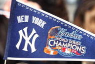 NEW YORK - NOVEMBER 06:  New York Yankees fans cheer during the New York Yankees World Series Victory Celebration at City Hall on November 6, 2009 in New York, New York.  (Photo by Jim McIsaac/Getty Images)