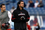 NASHVILLE, TN - NOVEMBER 29:  Matt Leinart #7 and teammate Kurt Warner #13 of the Arizona Cardinals warm up before the start of their game against the Tennessee Titans at LP Field on November 29, 2009 in Nashville, Tennessee.  (Photo by Streeter Lecka/Getty Images)