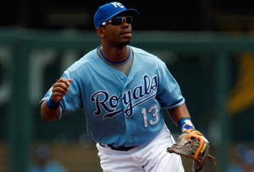 KANSAS CITY, MO - JUNE 14:  Alberto Callaspo #13 of the Kansas City Royals plays second base against the Cincinnati Reds during the game on June 14, 2009 in Kansas City, Missouri. (Photo by Jamie Squire/Getty Images)