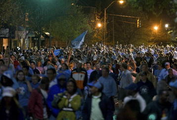 CHAPEL HILL, NC - APRIL 6:  University of North Carolina fans celebrate on Franklin Street after the Tar Heels beat Michigan State in the NCAA men's basketball tournament Final Four game on April 6, 2009 in Chapel Hill, North Carolina. (Photo by Chris Keane/Getty Images)