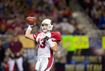 ST. LOUIS - NOVEMBER 22: Kurt Warner #13 of the Arizona Cardinals passes against the St. Louis Rams at the Edward Jones Dome on November 22, 2009 in St. Louis, Missouri.  The Cardinals beat the Rams 21-13.  (Photo by Dilip Vishwanat/Getty Images)