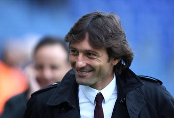 ROME, ITALY - NOVEMBER 08:  Leonardo the coach of AC Milan smiles  during the Serie A match between SS Lazio and AC Milan at Stadio Olimpico on November 8, 2009 in Rome, Italy.  (Photo by Paolo Bruno/Getty Images)