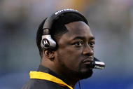 PITTSBURGH - AUGUST 08: Mike Tomlin, head coach  of the Pittsburgh Steelers watches play against the Philadelphia Eagles during a preseason game on August 8, 2008 at Heinz Field in Pittsburgh, Pennsylvania.  (Photo by Rick Stewart/Getty Images)