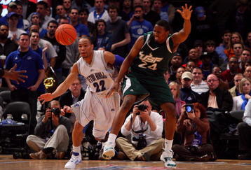 NEW YORK - MARCH 10:  Paul Gause #22 of the Seton Hall Pirates fights for a loose ball against Augustus Gilchrist #24 of the USF Bulls during the first round of the Big East Tournament at Madison Square Garden on March 10, 2009 in New York City.  (Photo by Jim McIsaac/Getty Images)