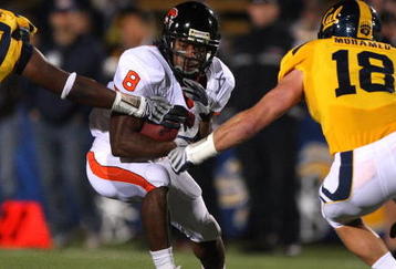 BERKELEY, CA - NOVEMBER 07:  James Rodgers #8 of the Oregon State Beavers runs against the California Golden Bears at California Memorial Stadium on November 7, 2009 in Berkeley, California.  (Photo by Jed Jacobsohn/Getty Images)