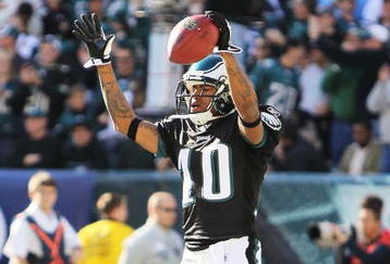 PHILADELPHIA - NOVEMBER 29:  DeSean Jackson #10 of the Philadelphia Eagles celebrates his touchdown  against the Washington Redskins during their game at Lincoln Financial Field on November 29, 2009 in Philadelphia, Pennsylvania.  (Photo by Al Bello/Getty Images)