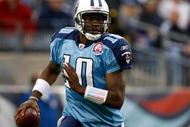 NASHVILLE, TN - NOVEMBER 29:  Vince Young #10 of the Tennessee Titans runs with the ball against the Arizona Cardinals during their game at LP Field on November 29, 2009 in Nashville, Tennessee.  (Photo by Streeter Lecka/Getty Images)