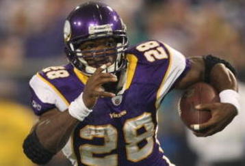 MINNEAPOLIS - NOVEMBER 22:  Adrian Peterson #28 of the Minnesota Vikings rushes against the Seattle Seahawks at Hubert H. Humphrey Metrodome on November 22, 2009 in Minneapolis, Minnesota.  (Photo by Nick Laham/Getty Images)