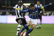 MILAN, ITALY - MARCH 22:  Mohamed Sissoko of Juventus and Javier Zanetti in action during the Serie A match between Inter Milan and Juventus, at the Giuseppe Meazza stadium on March 22, 2008 in Milan, Italy. (Photo by New Press/getty Images)