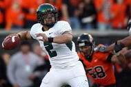 CORVALIS, OR - NOVEMBER 29:  Quarterback Jeremiah Masoli #2 of the Oregon Ducks looks to make a pass play during their game against the Oregon State Beavers at Reser Stadium on November 29, 2008 in Corvalis, Oregon. The Ducks defeated the Beavers 65-38. (Photo by Jonathan Ferrey/Getty Images)