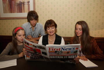 LONDON, ENGLAND - OCTOBER 21:  Minister for the Olympics Tessa Jowell meets with three young reporters from First News (L-R) Eve Mason (age 10), Jamie Denning (15) and Bethany Cox (13) at the Houses of Parliament, marking 1,000 days from today until the opening ceremony of the London 2012 Olympic Games, on October 21, 2009 in London, England.  (Photo by Warren Little/Getty Images)