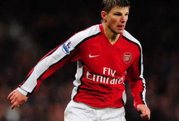 LONDON, ENGLAND - NOVEMBER 29: Andrei Arshavin of Arsenal in action during the Barclays Premier League match between Arsenal and Chelsea at the Emirates Stadium on November 29, 2009 in London, England.  (Photo by Mike Hewitt/Getty Images)
