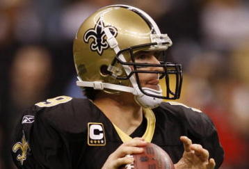 NEW ORLEANS - NOVEMBER 30: Quarterback Drew Brees #9 of the New Orleans Saints drops back to pass against the New England Patriots at Louisana Superdome on November 30, 2009 in New Orleans, Louisiana. (Photo by Chris Graythen/Getty Images)